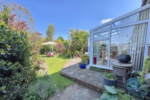 Larkfield Way